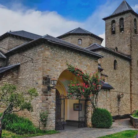 Casa Petirrojo Torla-ordesa בית נופש טורלה